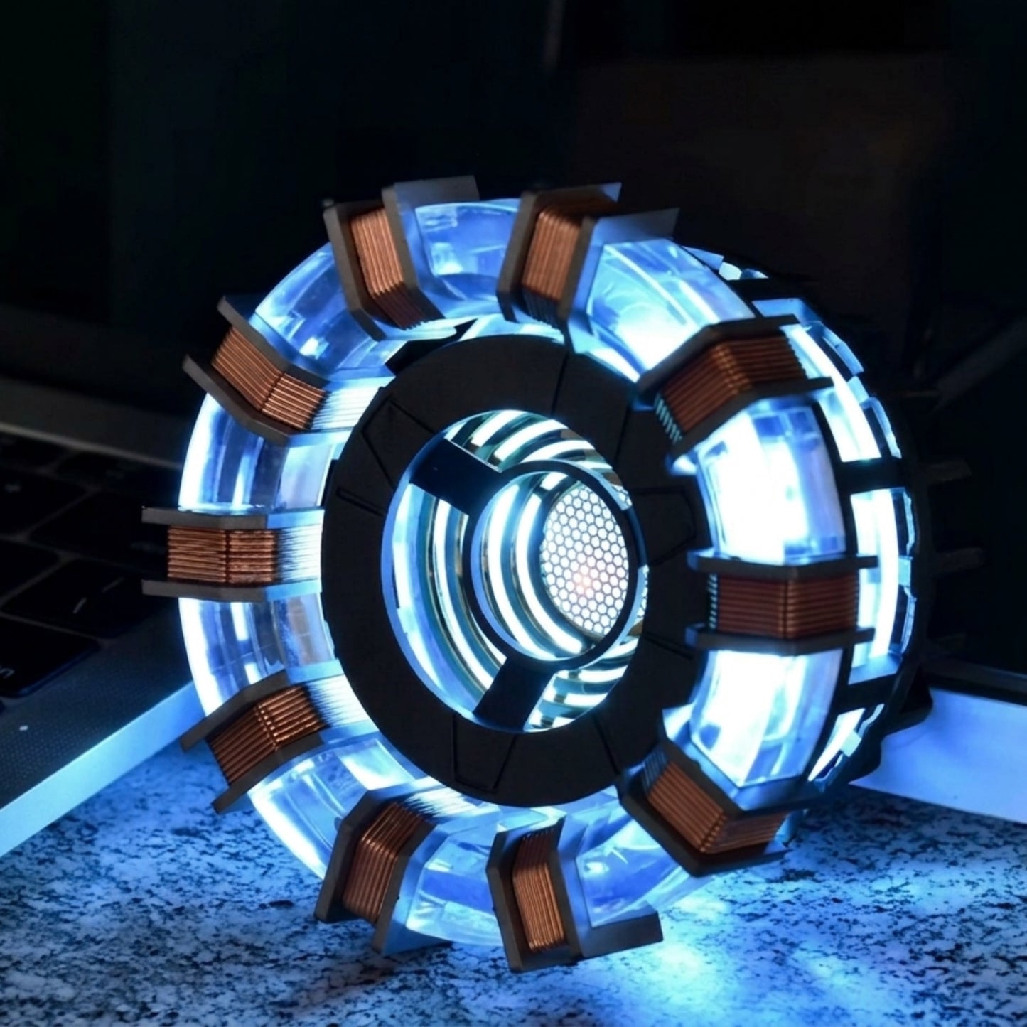 Lámpara LED - Diseño Reactor de Tony Stark